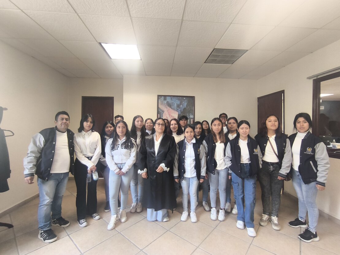 Reunión entre representantes de la universidad y empresas de la región